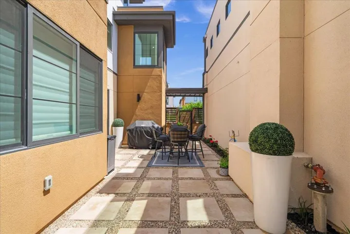 15040 Briggs Court, Los Gatos, California 95032