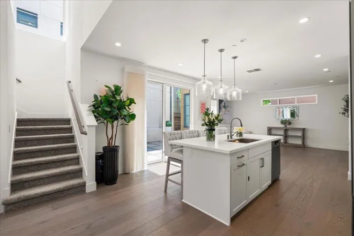 15040 Briggs Court, Los Gatos, California 95032
