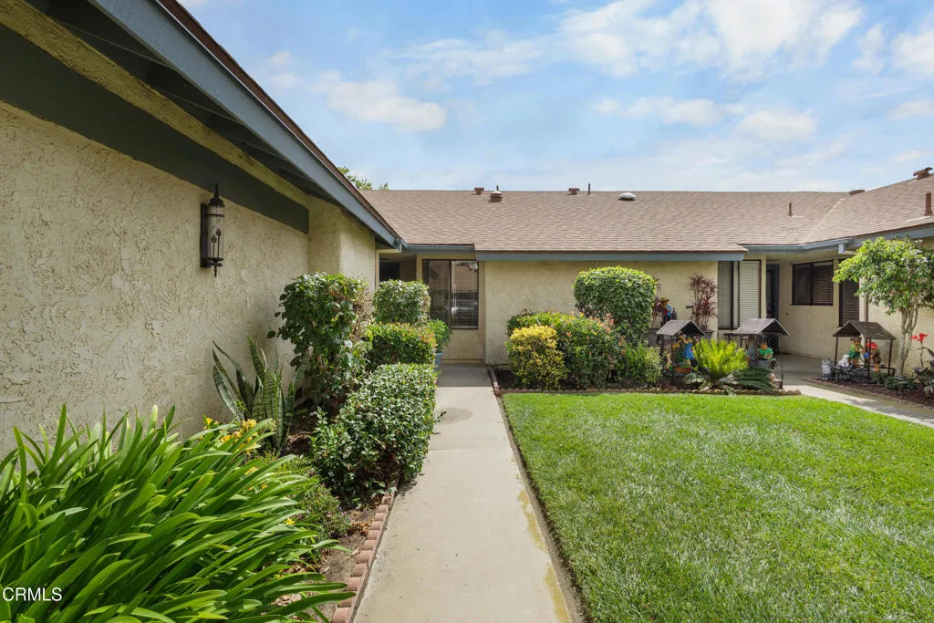 22218 Exterior