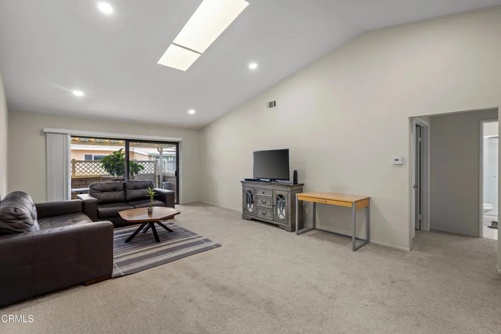 22218 Living room 3