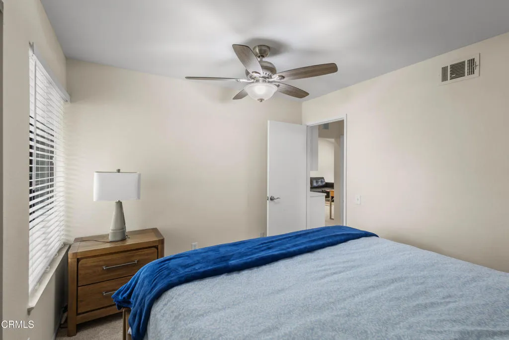22218 interior bedroom 2a