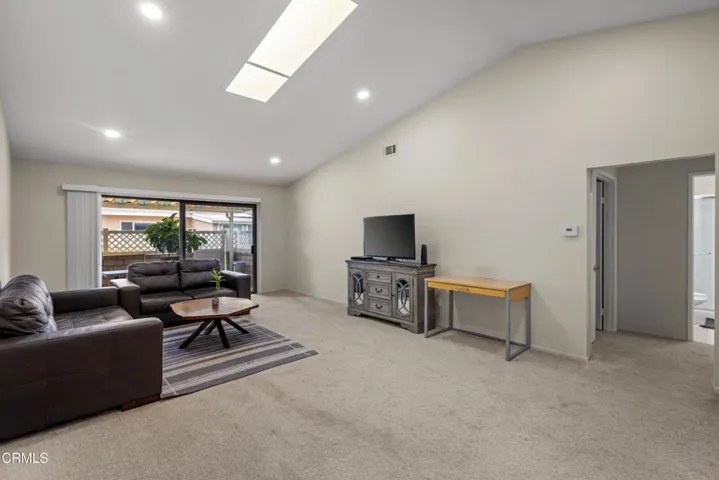22218 Living room 3