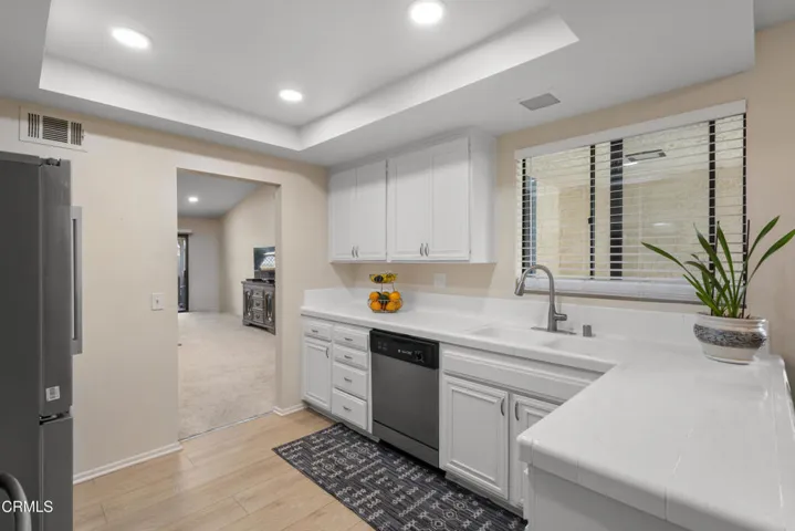 22218 kitchen 1. jpg