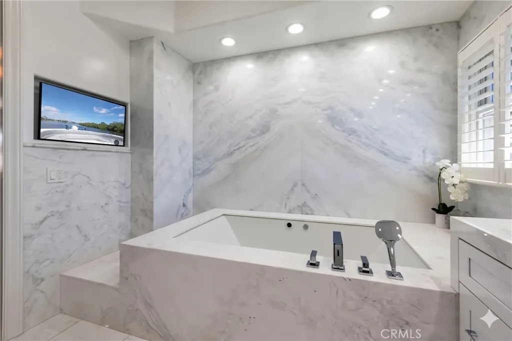 Master Suite Bath