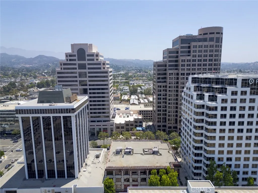 525 N Brand Boulevard, Glendale, California 91203 — photo 4