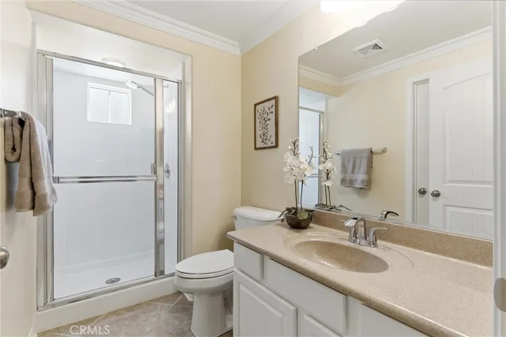 Full Main Floor Bathroom