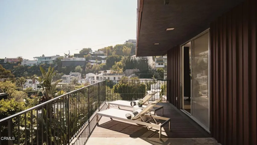 4-web-or-mls-1600 Sunset Plaza Dr by Pie