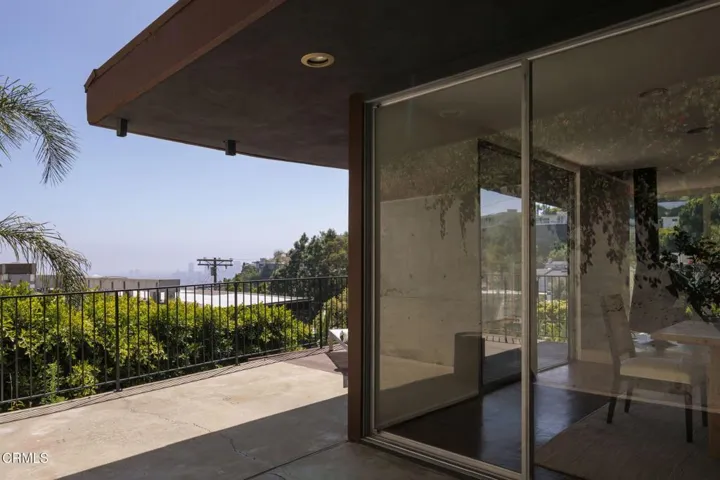 16-web-or-mls-1600 Sunset Plaza Dr by Pi