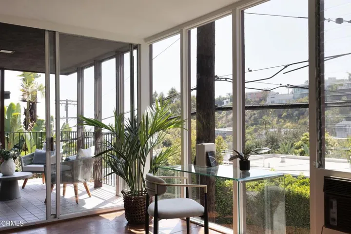 33-web-or-mls-1600 Sunset Plaza Dr by Pi
