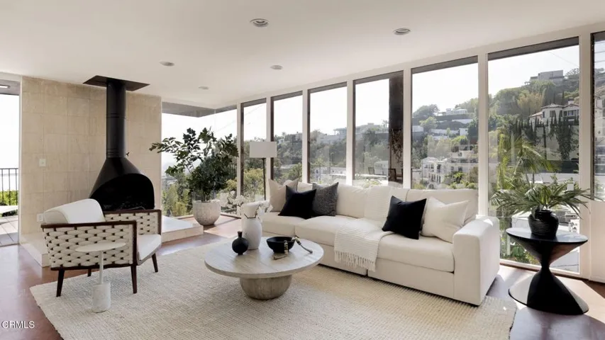8-web-or-mls-1600 Sunset Plaza Dr by Pie