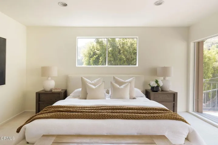 20-web-or-mls-1600 Sunset Plaza Dr by Pi