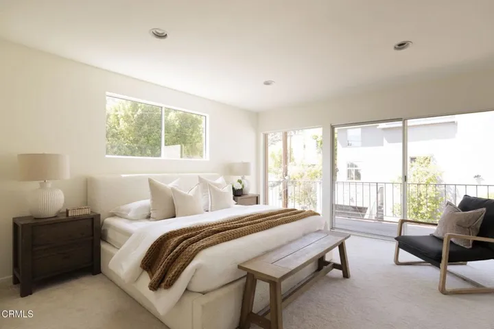 19-web-or-mls-1600 Sunset Plaza Dr by Pi
