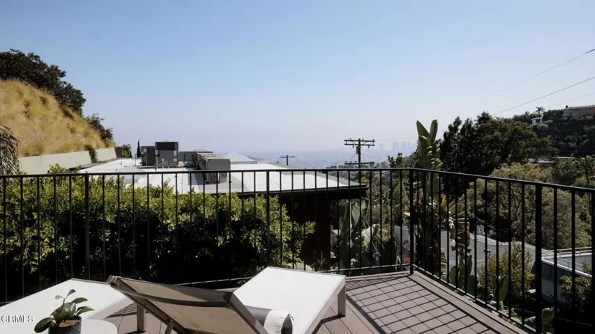 3-web-or-mls-1600 Sunset Plaza Dr by Pie