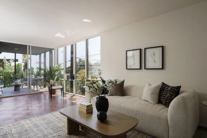 32-web-or-mls-1600 Sunset Plaza Dr by Pi