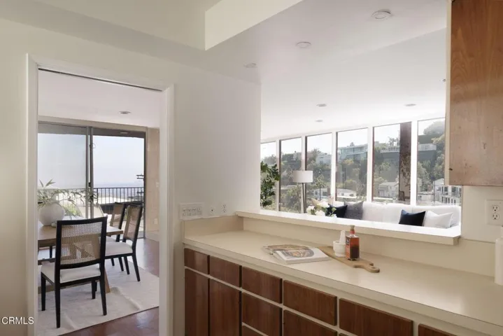 11-web-or-mls-1600 Sunset Plaza Dr by Pi