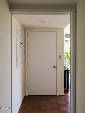 29-web-or-mls-1600 Sunset Plaza Dr by Pi