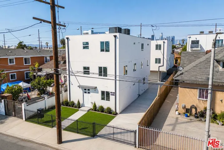 423 E 31st Street, Los Angeles, California 90011