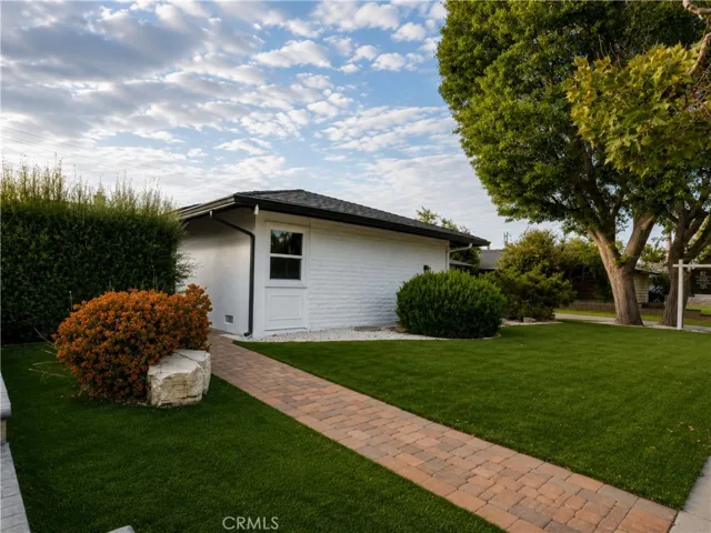 521 W Memory, Santa Ana, California 92706