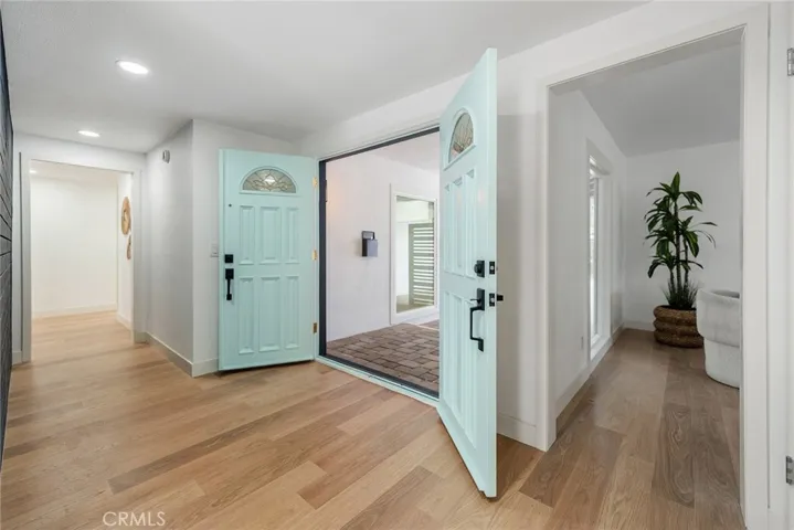 521 W Memory, Santa Ana, California 92706