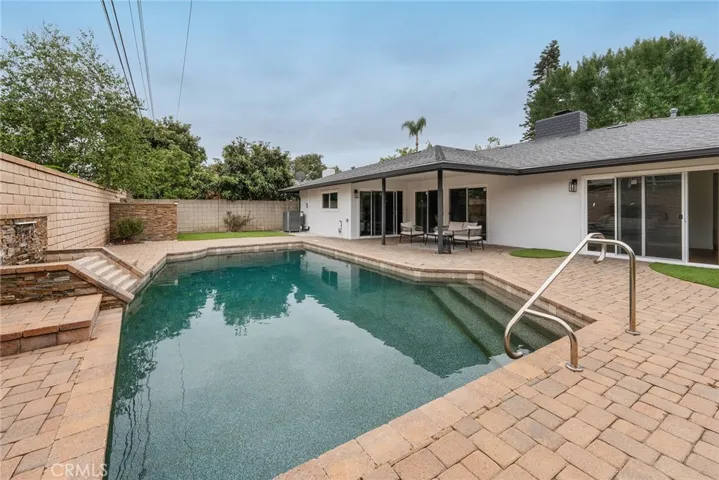 521 W Memory, Santa Ana, California 92706