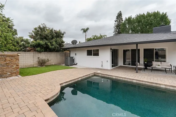 521 W Memory, Santa Ana, California 92706