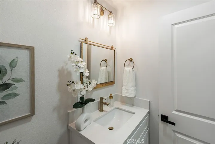 521 W Memory, Santa Ana, California 92706