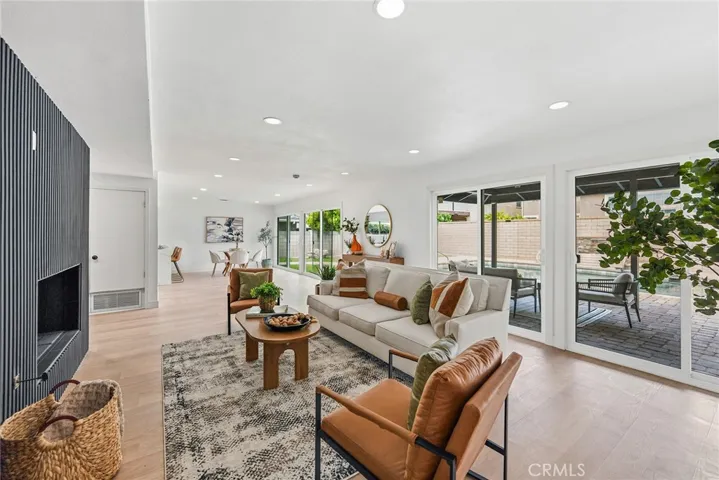521 W Memory, Santa Ana, California 92706