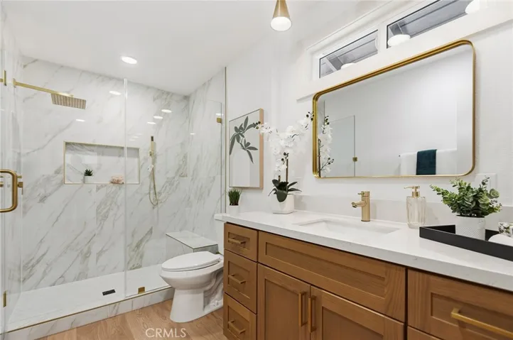 521 W Memory, Santa Ana, California 92706