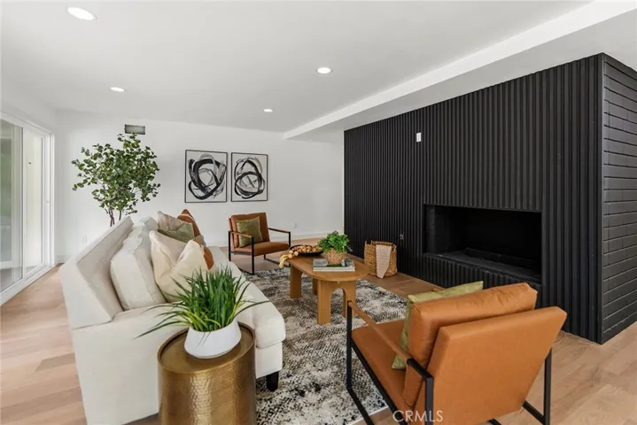521 W Memory, Santa Ana, California 92706