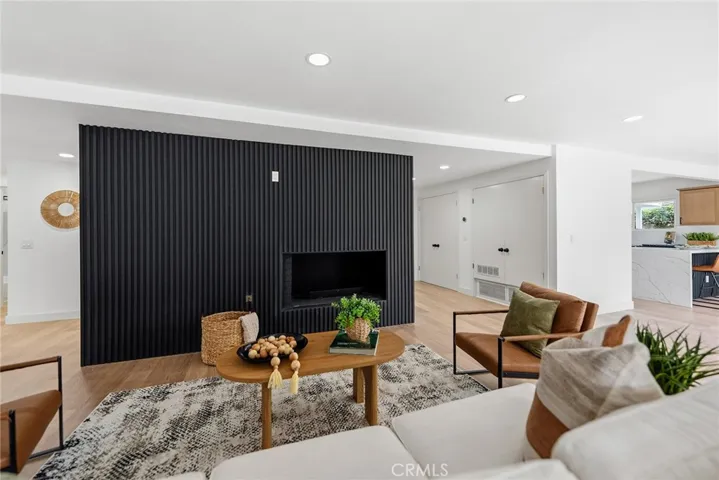 521 W Memory, Santa Ana, California 92706