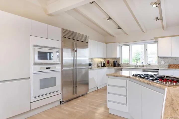 7231 Rue Michael, La Jolla, California 92037