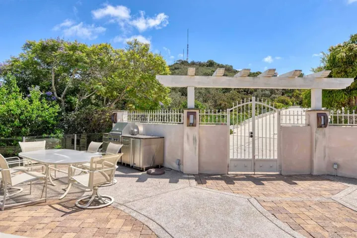 7231 Rue Michael, La Jolla, California 92037