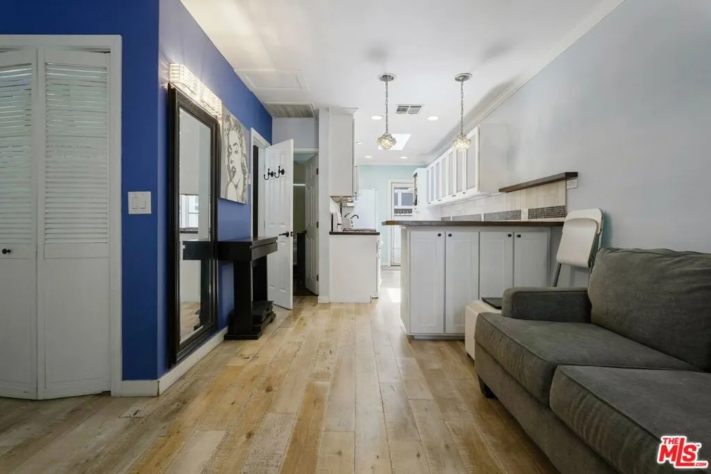715 Living/kitchen
