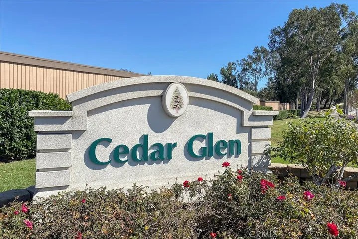 WELCOME SIGN TO COMMUNITY