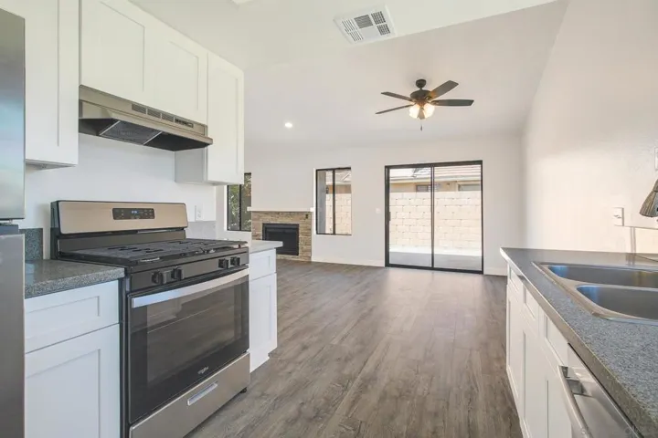 1402 Hancock Cir, San Jacinto, California 92583