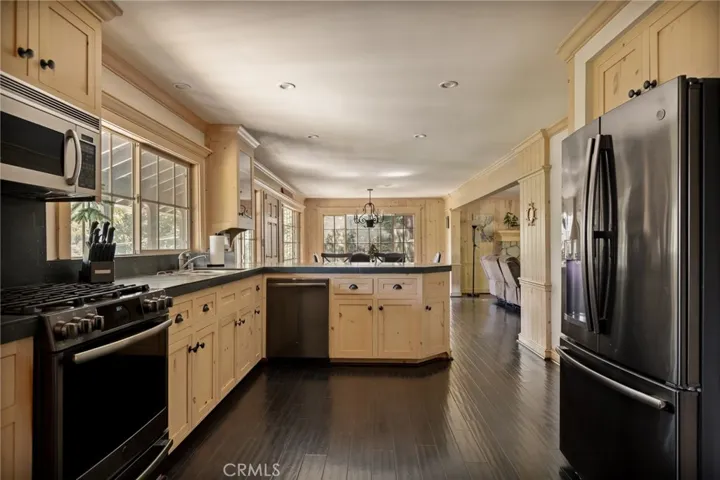 261 Ca-173, Lake Arrowhead, California 92352
