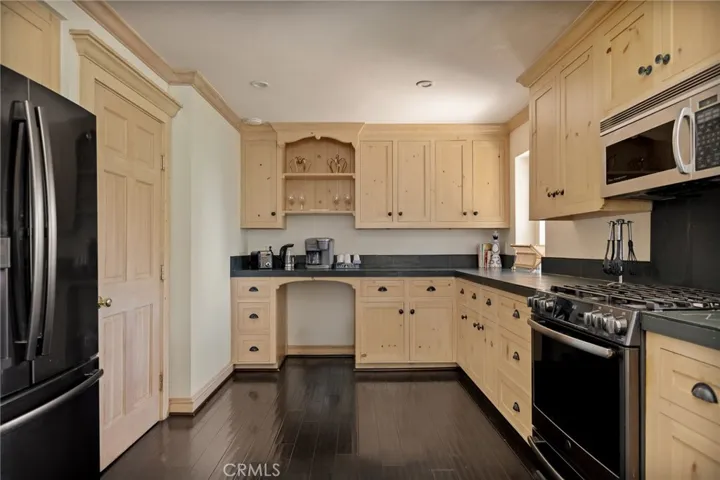 261 Ca-173, Lake Arrowhead, California 92352