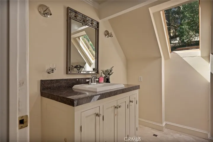 261 Ca-173, Lake Arrowhead, California 92352