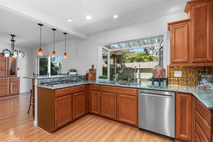 KITCHEN + BAY WINDOW