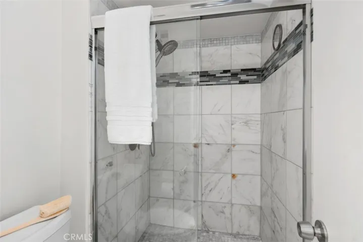 PRIMARY WALK-IN SHOWER