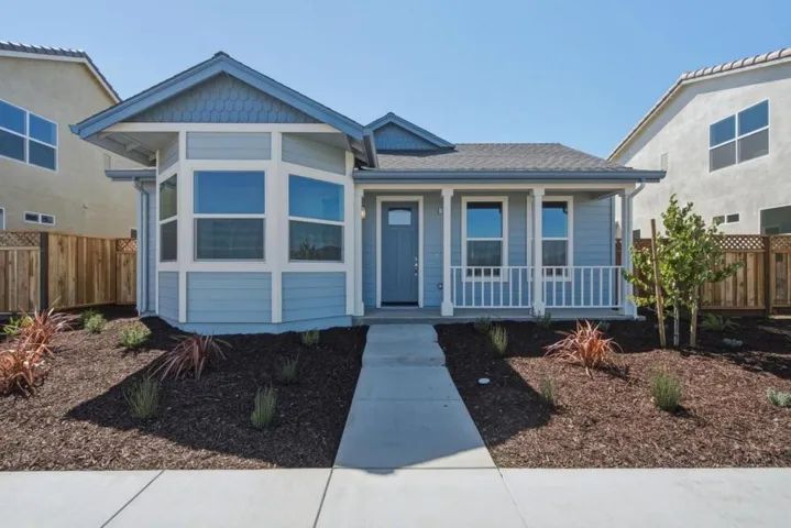 133 Carmona, King City, California 93930