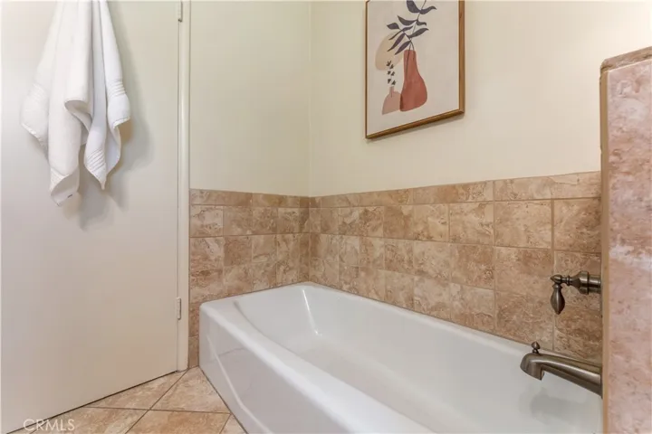 2429 Ganesha Avenue, Altadena, California 91001