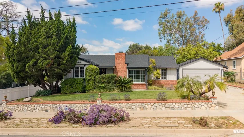 2429 Ganesha Avenue, Altadena, California 91001