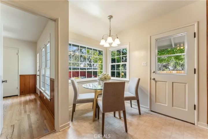 2429 Ganesha Avenue, Altadena, California 91001