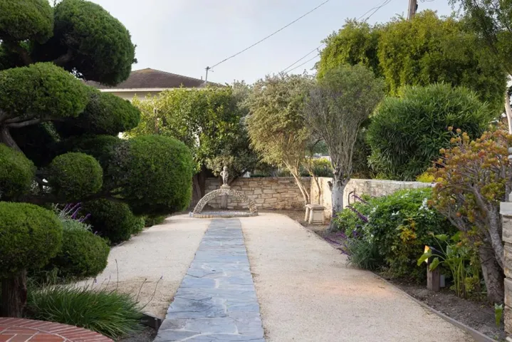 888 Del Monte Boulevard, Pacific Grove, California 93950