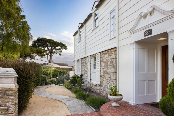 888 Del Monte Boulevard, Pacific Grove, California 93950