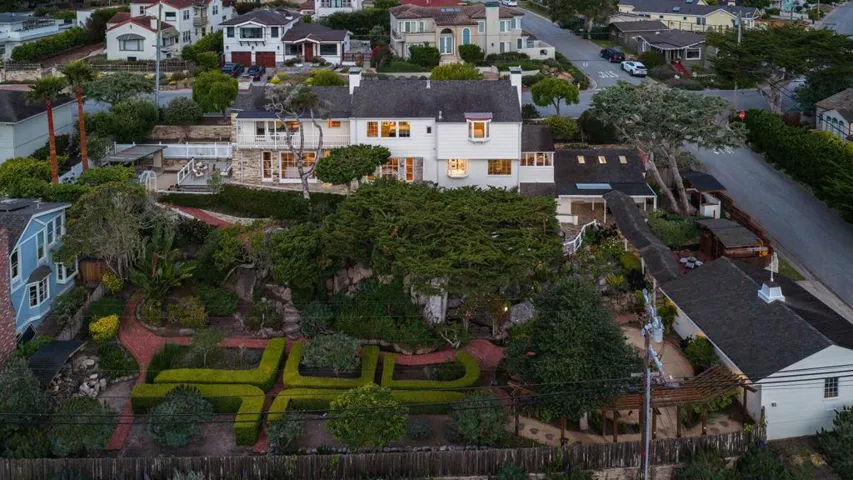 888 Del Monte Boulevard, Pacific Grove, California 93950