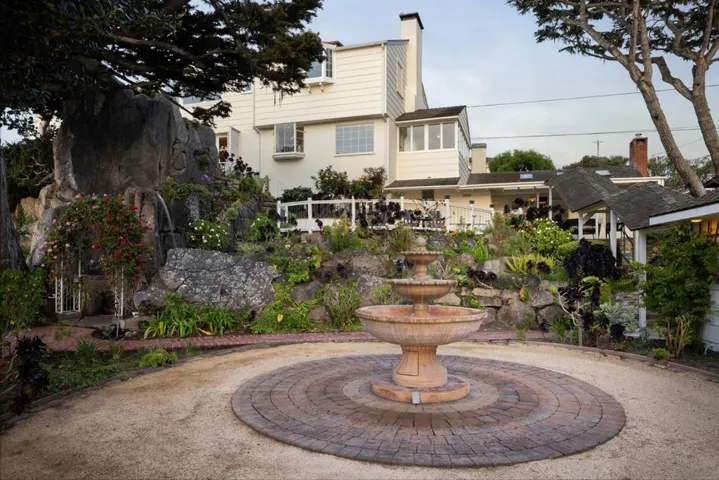 888 Del Monte Boulevard, Pacific Grove, California 93950