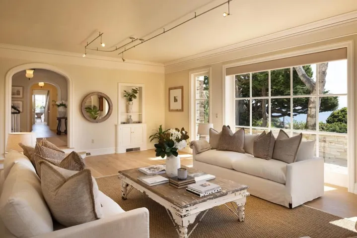 888 Del Monte Boulevard, Pacific Grove, California 93950