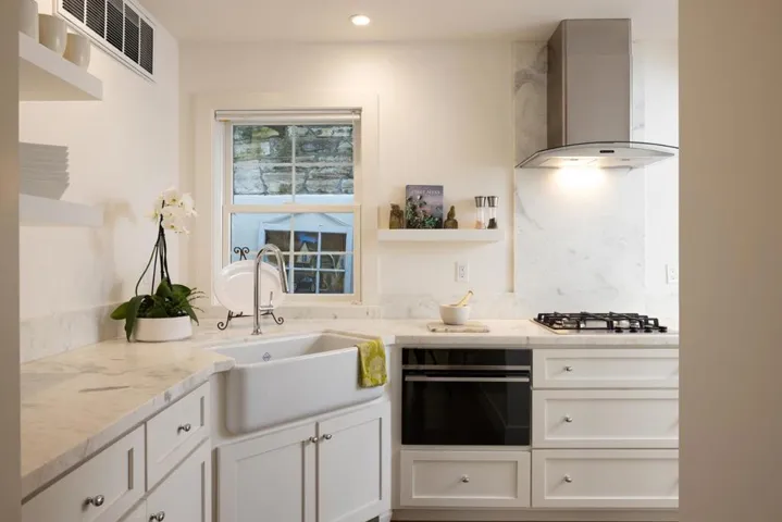 888 Del Monte Boulevard, Pacific Grove, California 93950